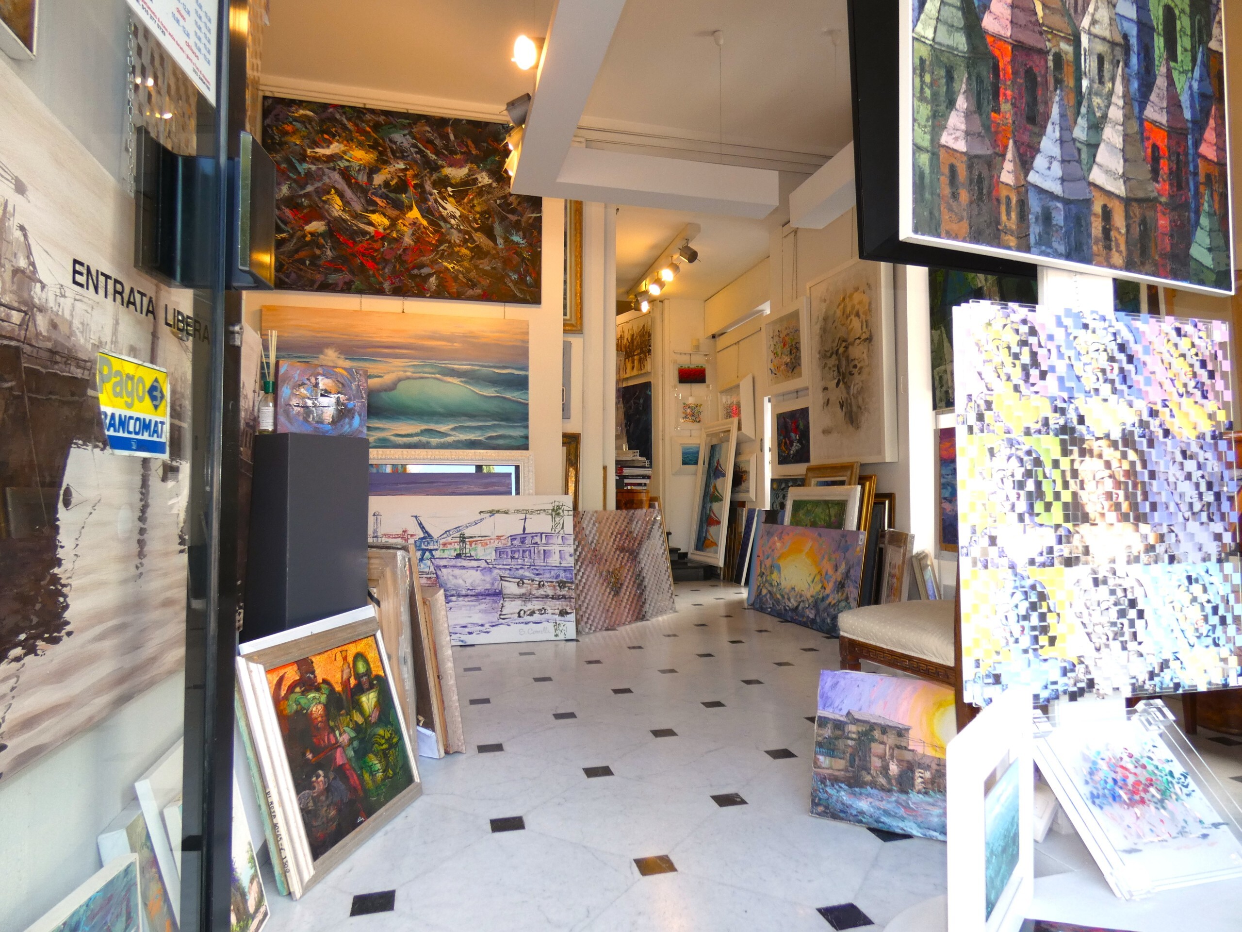 Locale commerciale in affitto in via dei mille, Genova