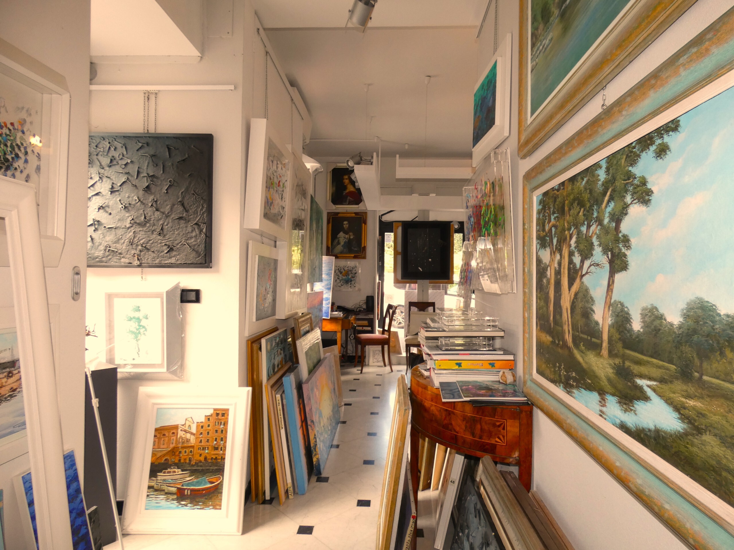 Locale commerciale in affitto in via dei mille, Genova