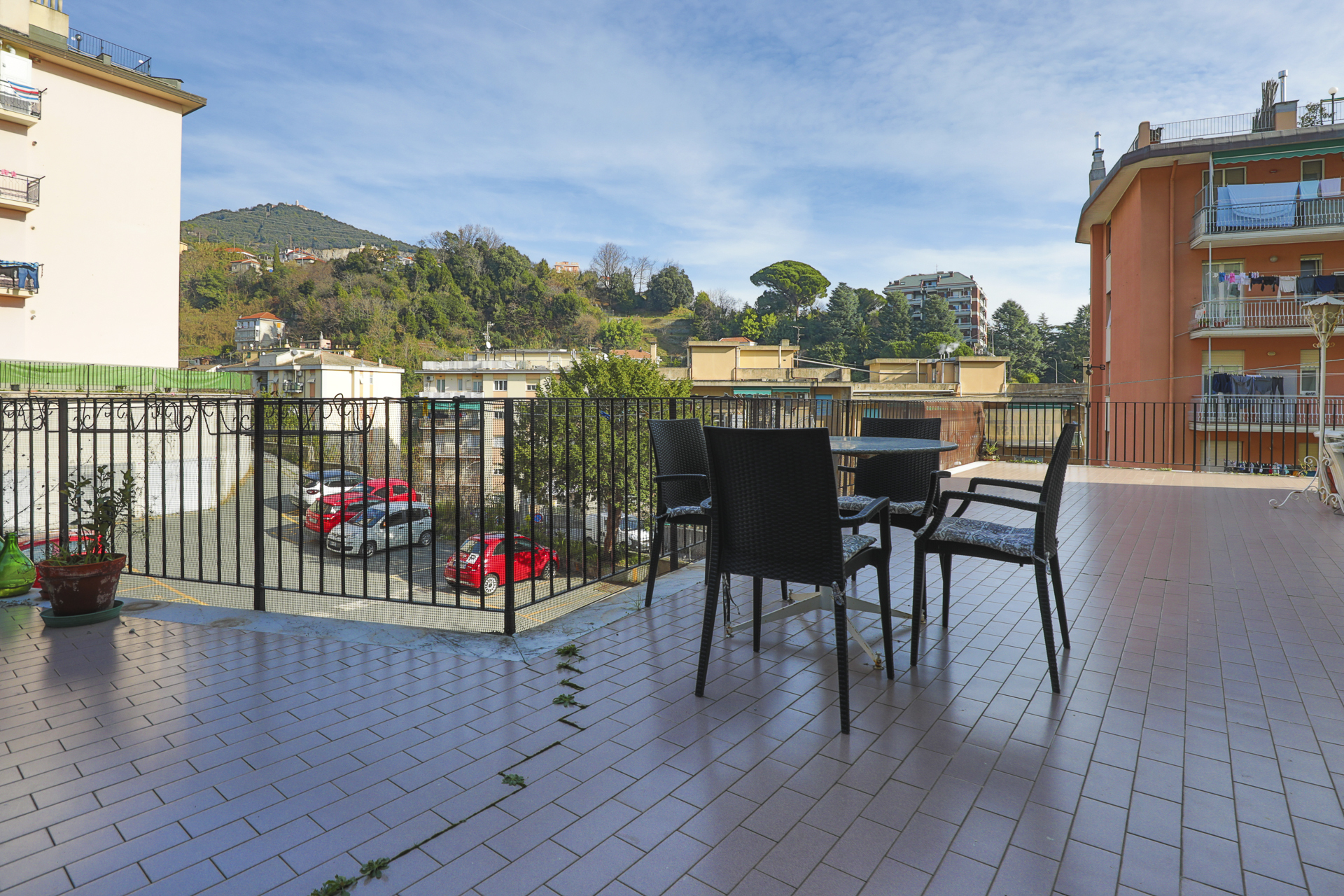 Appartamento con terrazzo in via sant'alberto, Genova