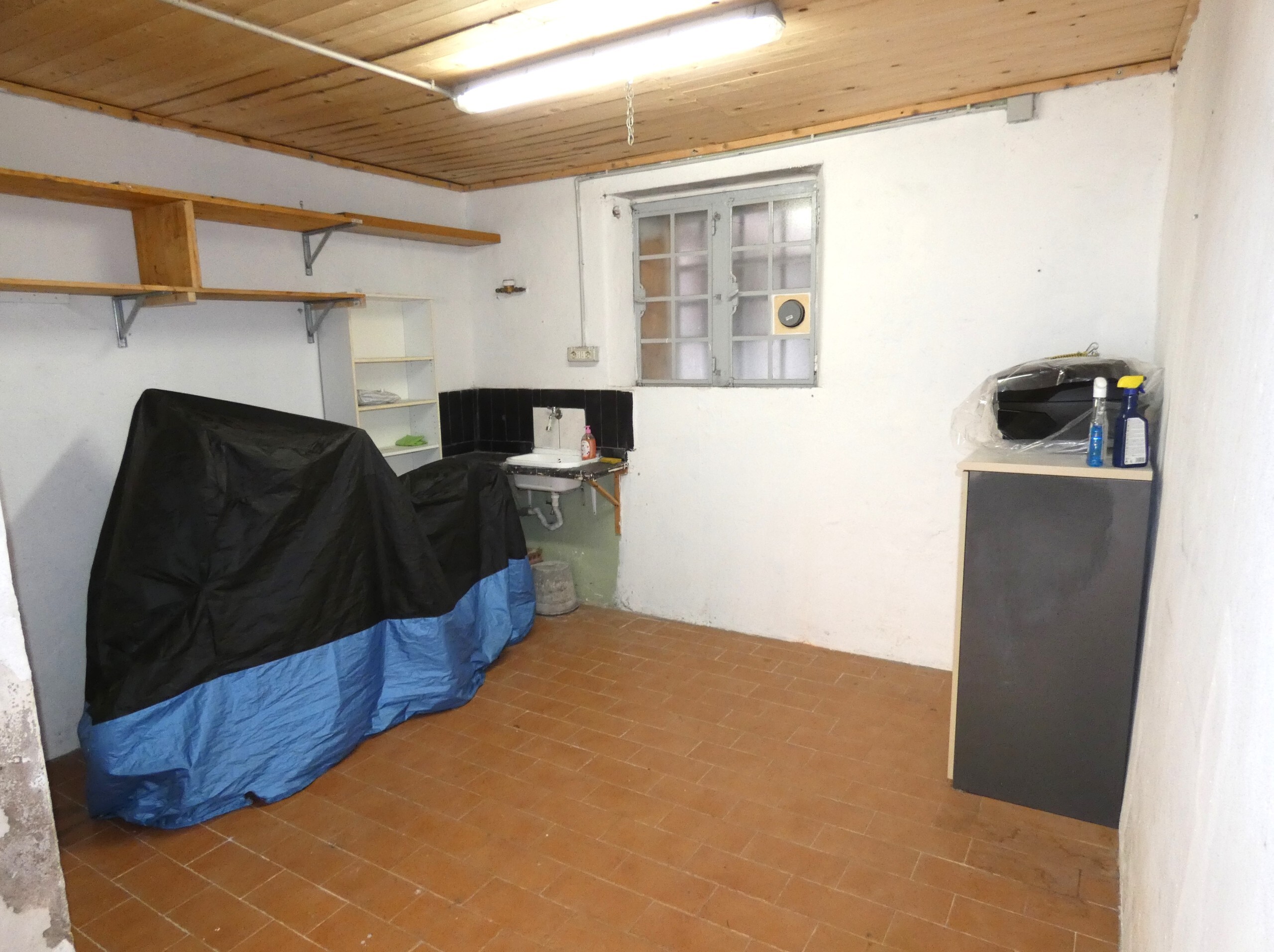 Magazzino in vendita in via walter fillak, Genova