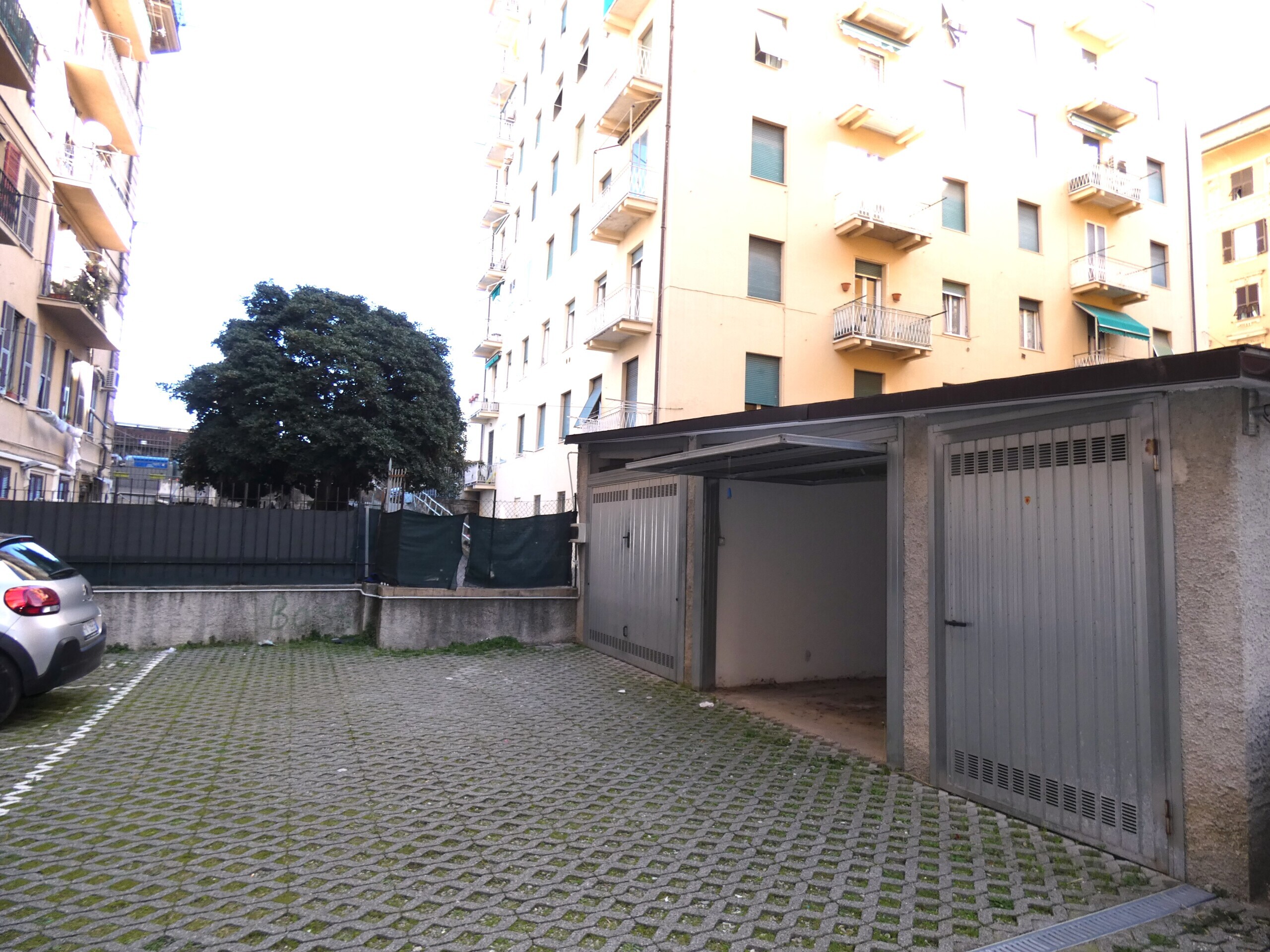 Box/Garage 16mq in affitto in piazza gaetano alimonda 3, Genova