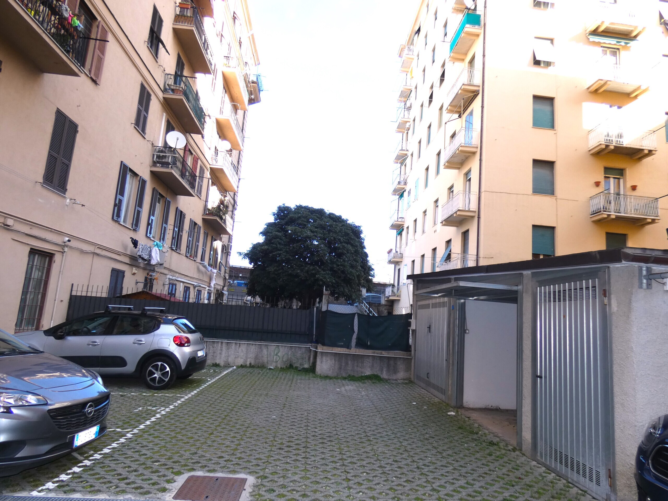 Box/Garage 16mq in affitto in piazza gaetano alimonda 3, Genova