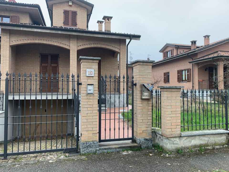 Casa indipendente con giardino in viale della vittoria, Stazzano