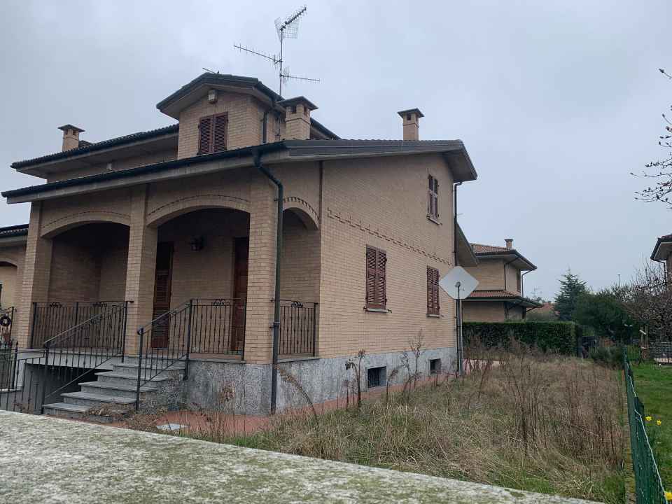 Casa indipendente con giardino in viale della vittoria, Stazzano