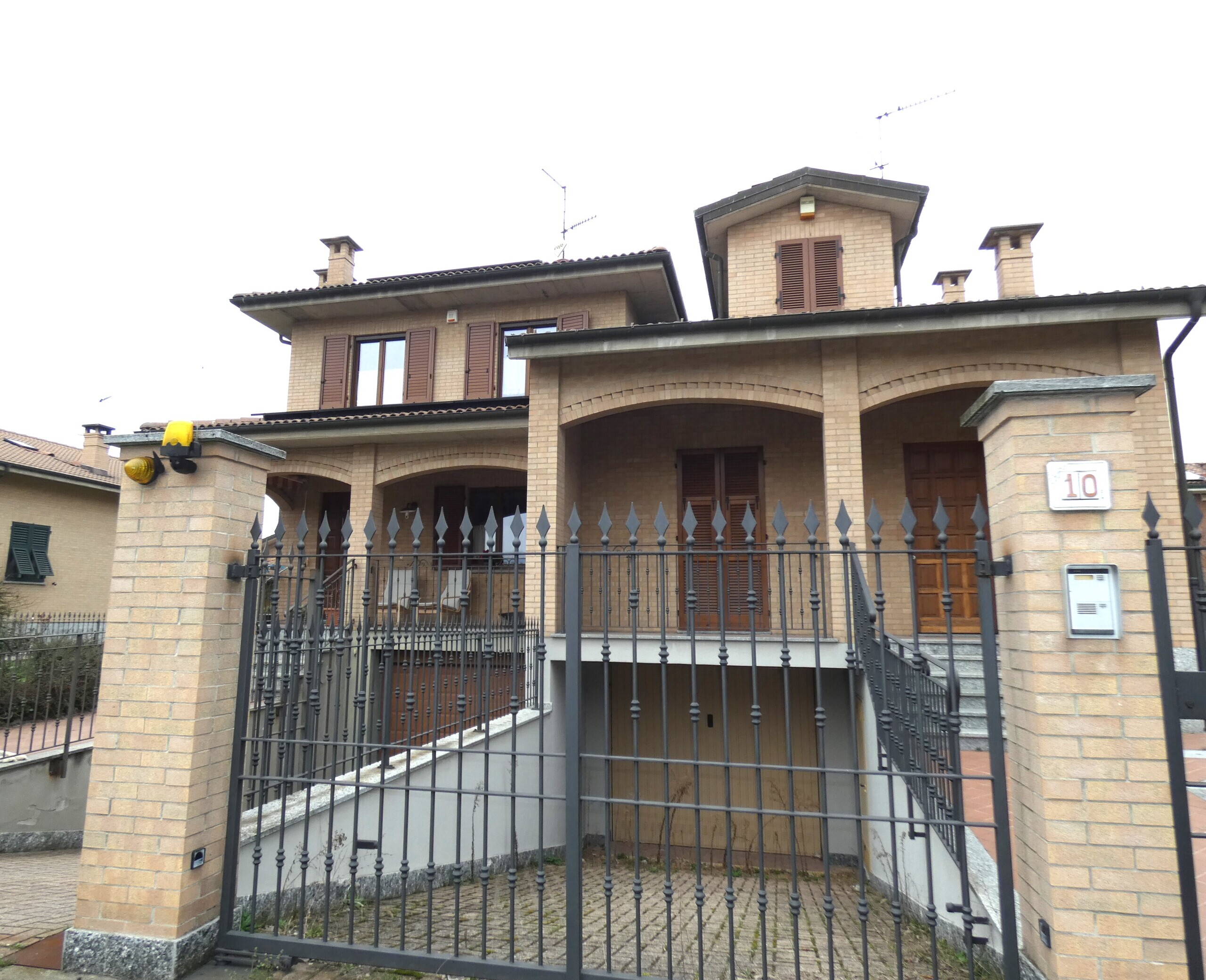 Casa indipendente con giardino in viale della vittoria, Stazzano