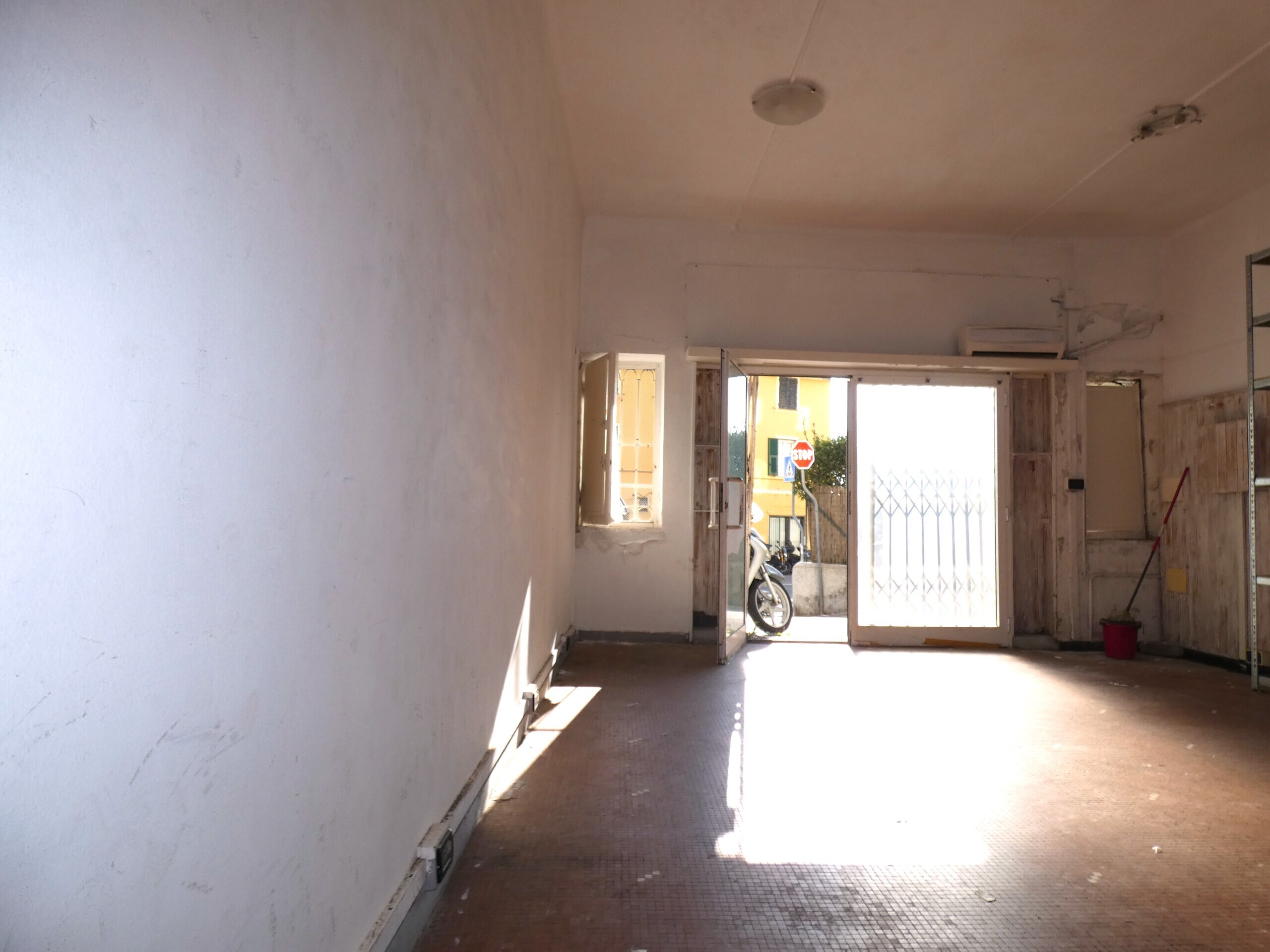 Magazzino in affitto in via romana di murcarolo 44 r, Genova