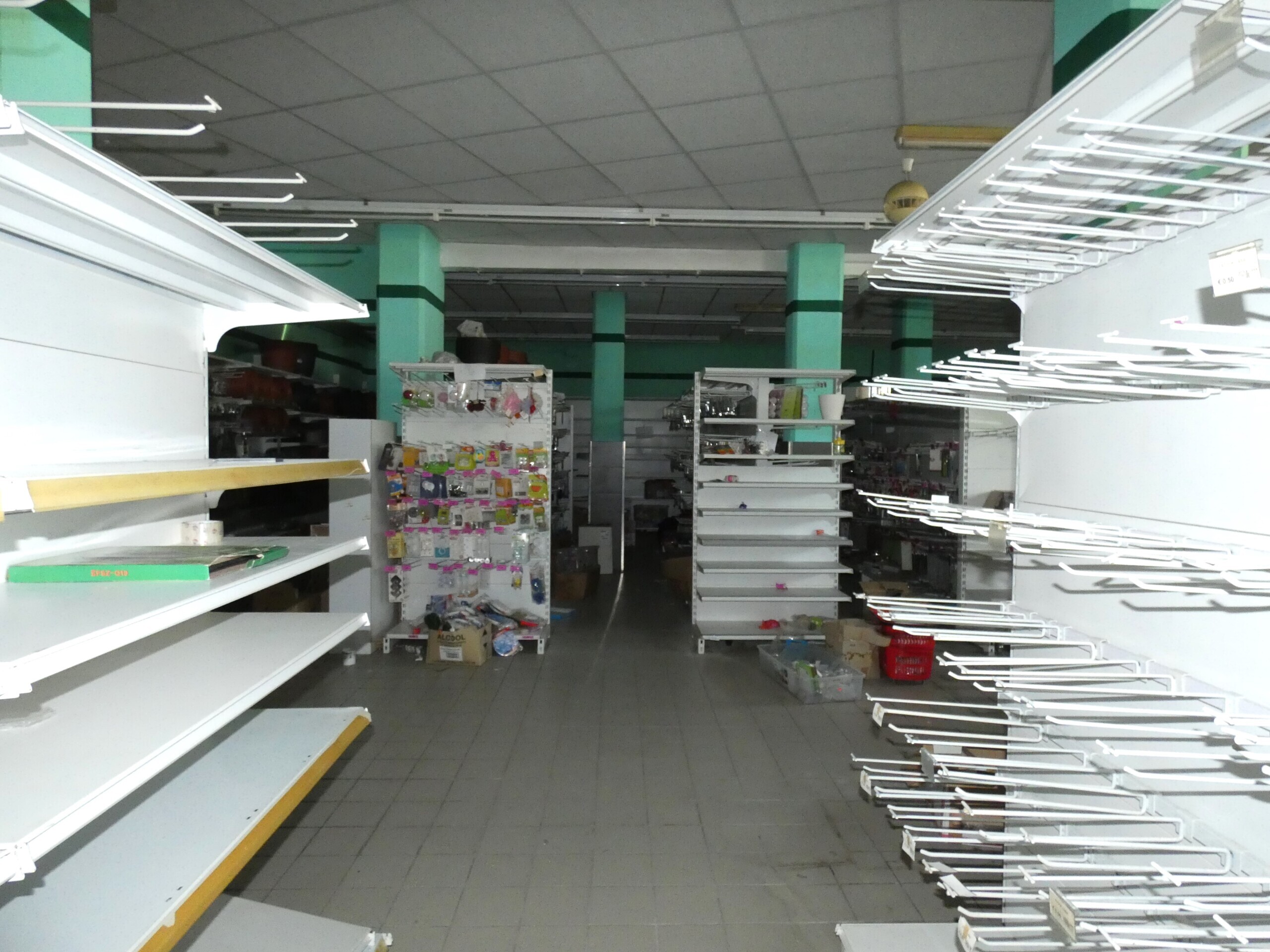Locale commerciale in affitto in via piacenza, Genova