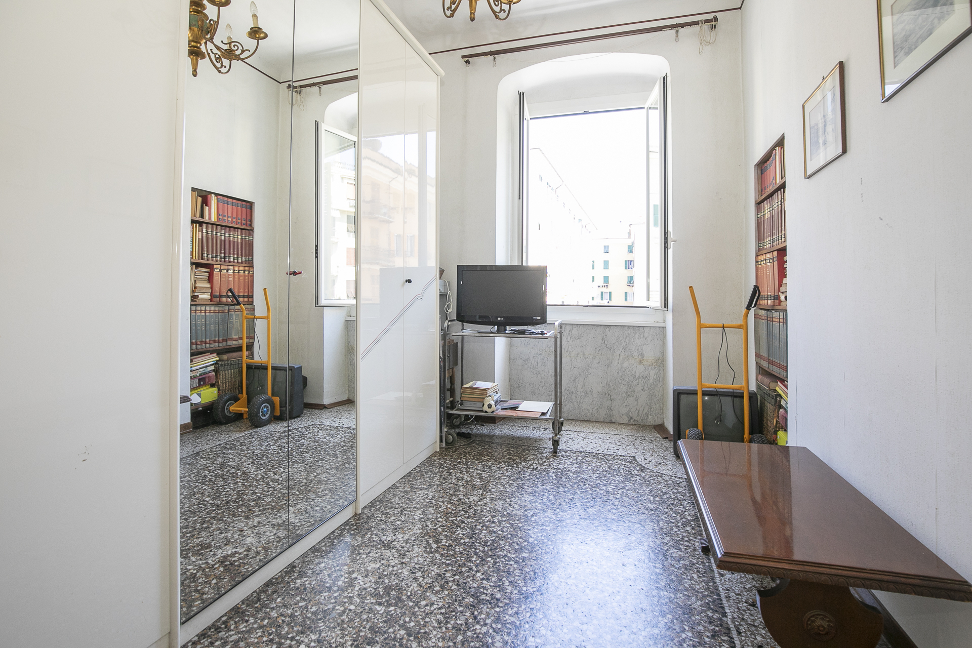 Appartamento da ristrutturare in via trebisonda, Genova