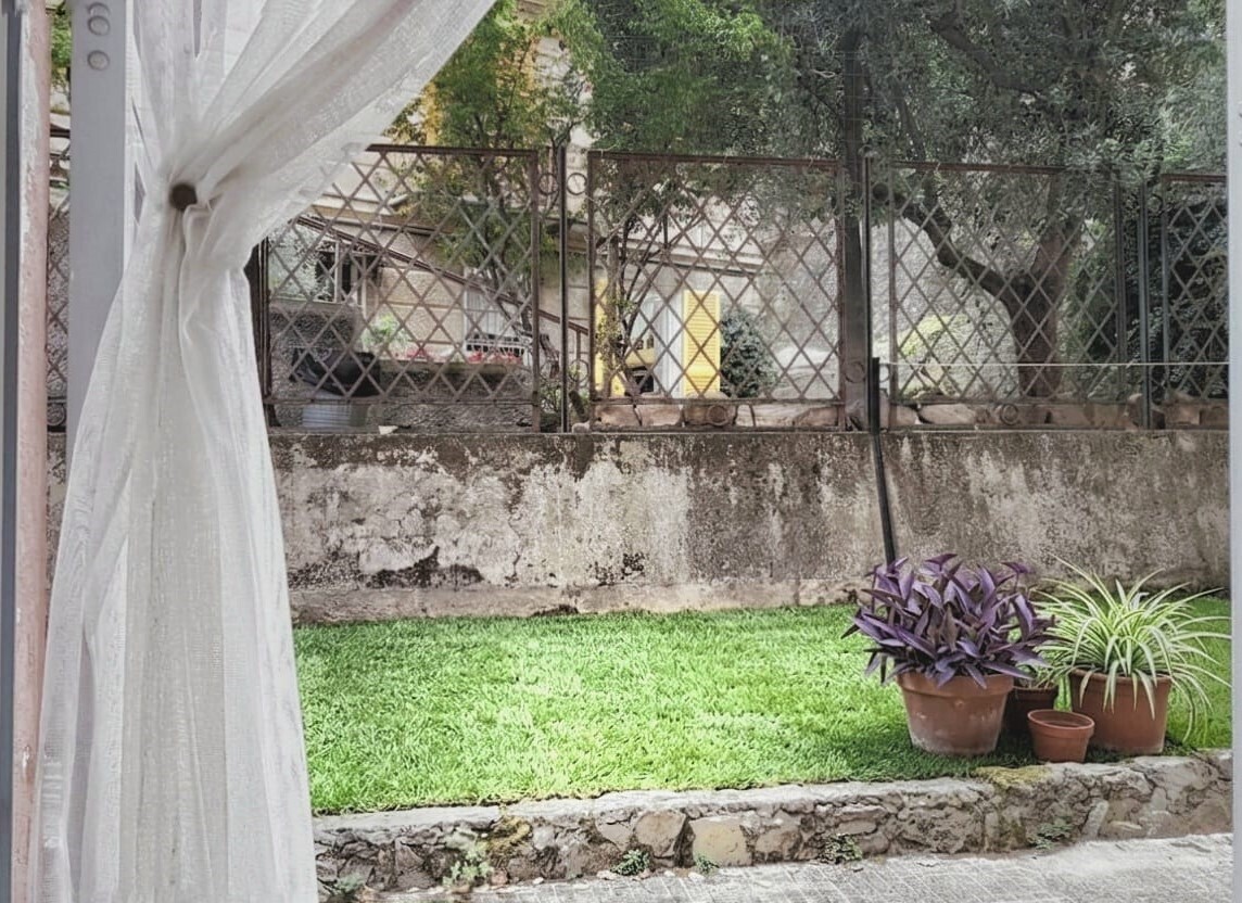 Appartamento con giardino in piazza manin, Genova