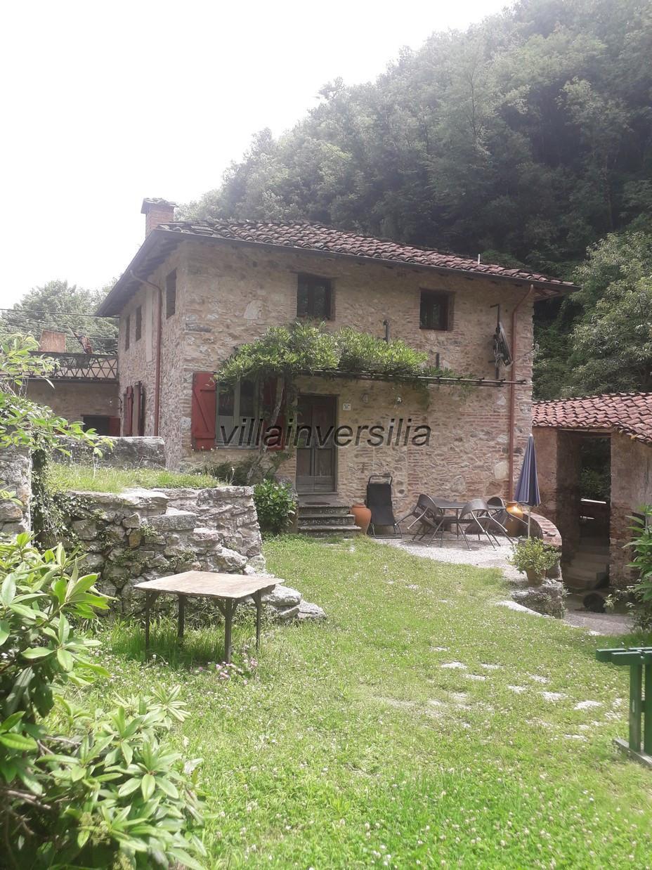 Rustico con giardino a Camaiore