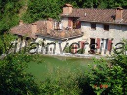 Rustico con giardino a Camaiore