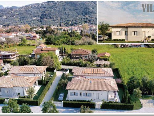 Villa con giardino a Pietrasanta