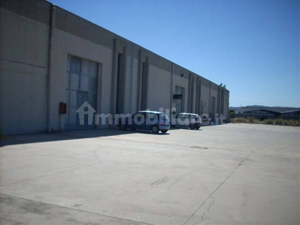 Capannone in affitto a Muros