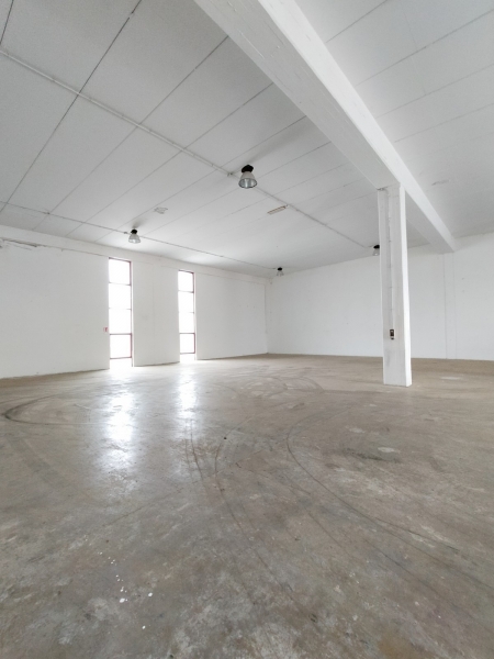 Capannone classe A4 a Muros