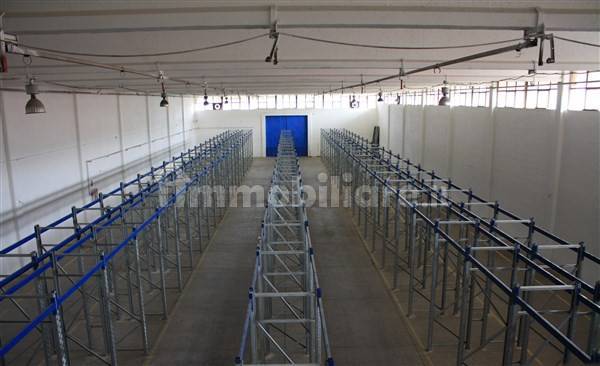 Capannone in vendita a Sestu