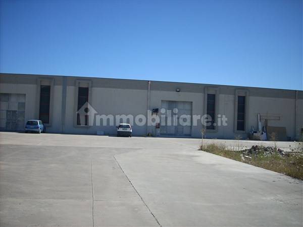 Capannone in affitto a Muros