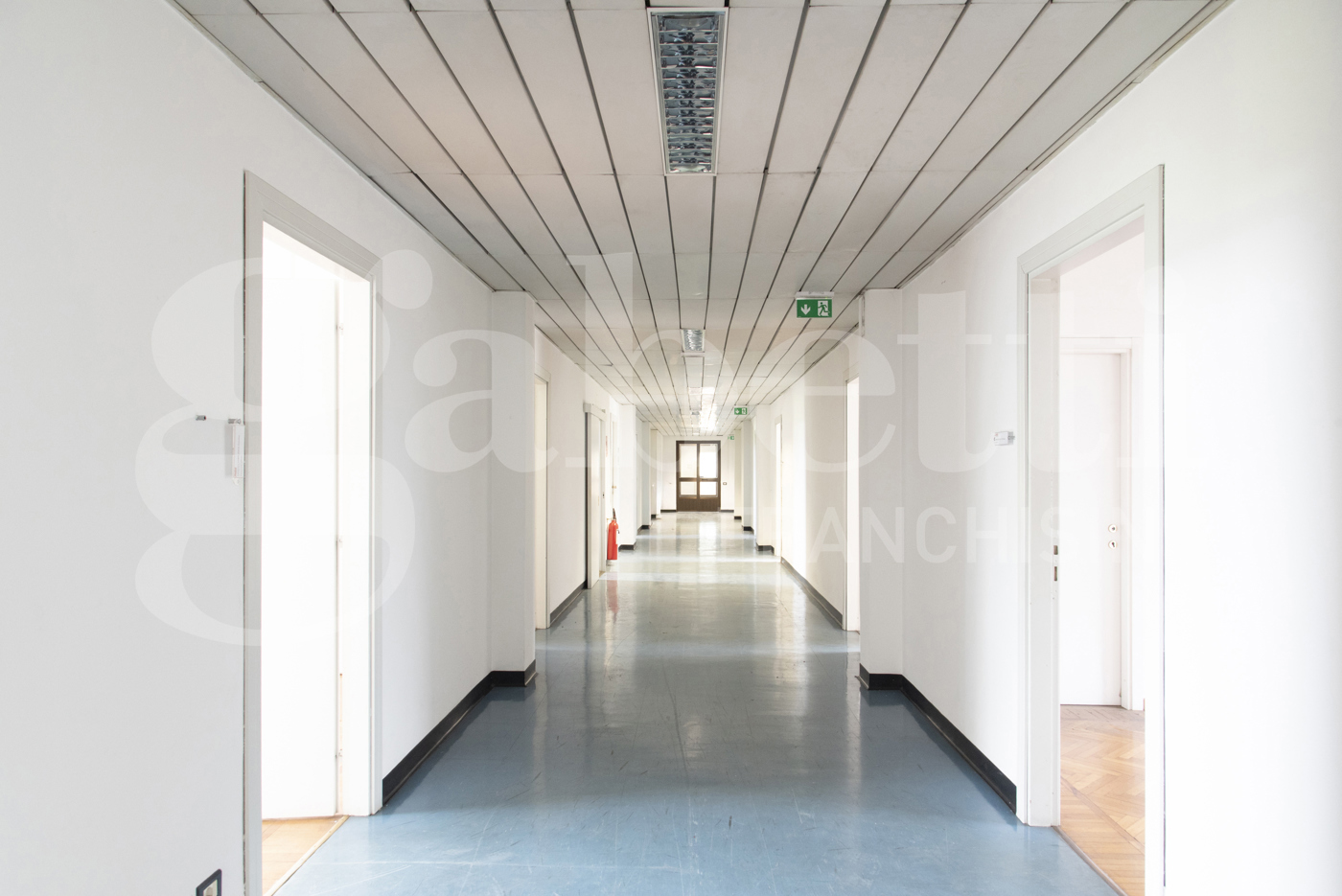 Ufficio con box doppio a Cesano Maderno