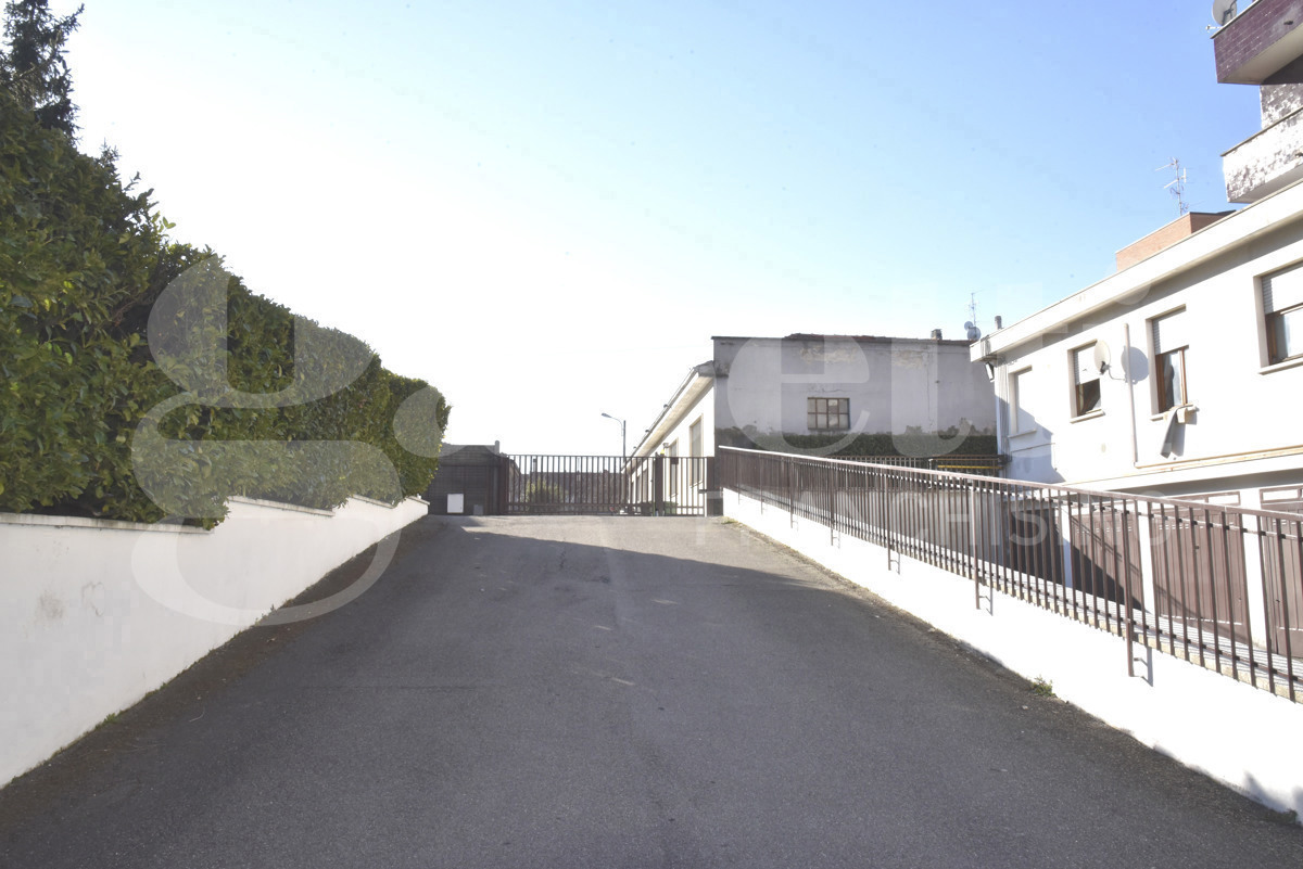 Magazzino in affitto a Bovisio Masciago