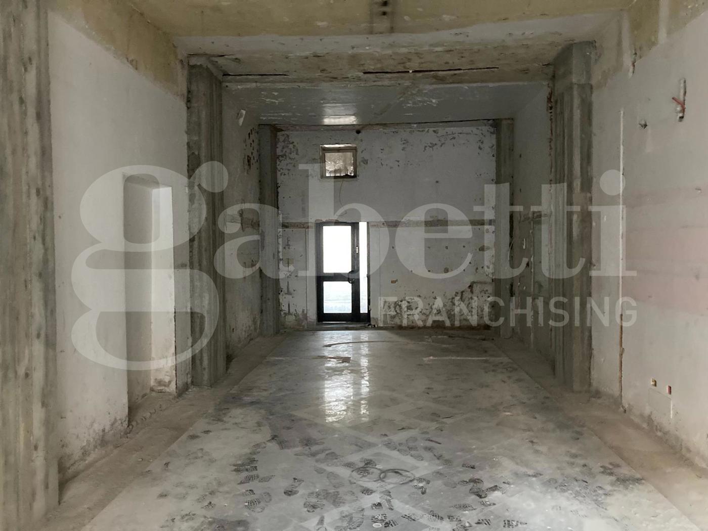 Negozio in affitto a Battipaglia