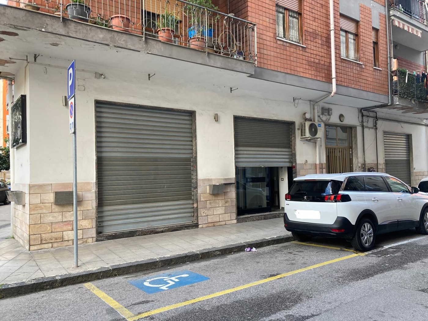 Negozio in affitto a Battipaglia