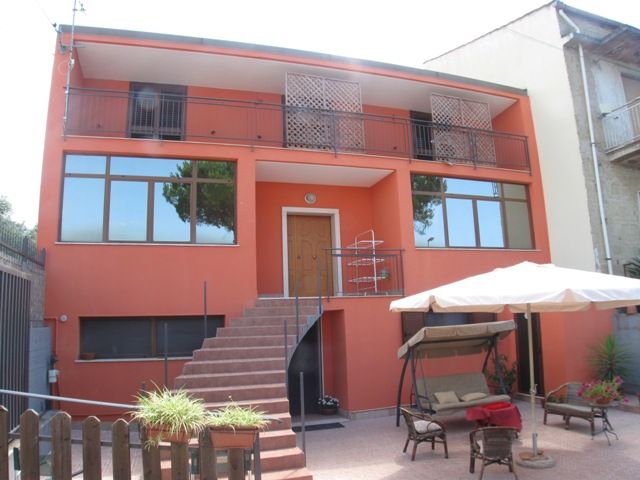 Villa ristrutturata a Battipaglia