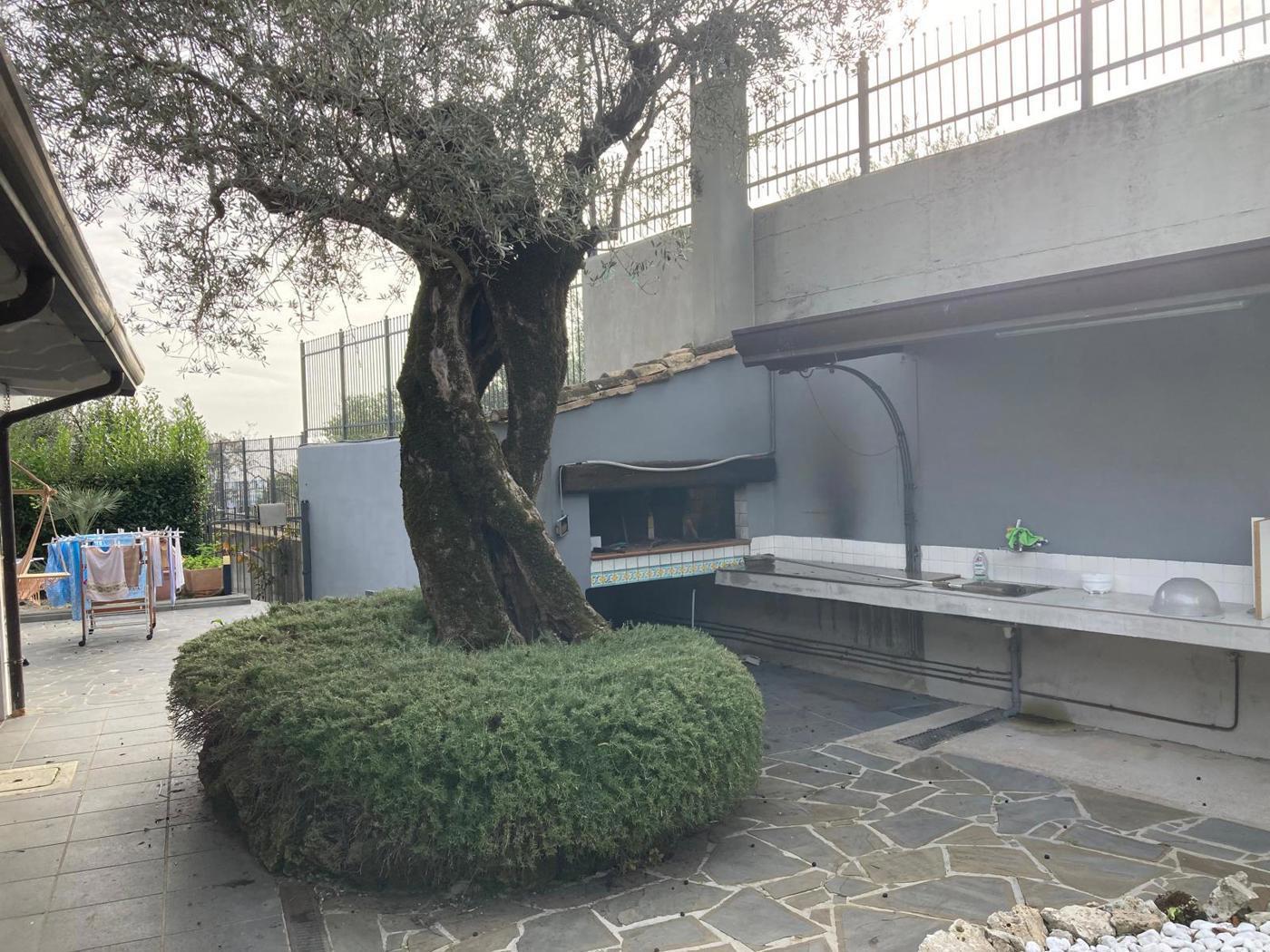 Villa in vendita a Montecorvino Rovella