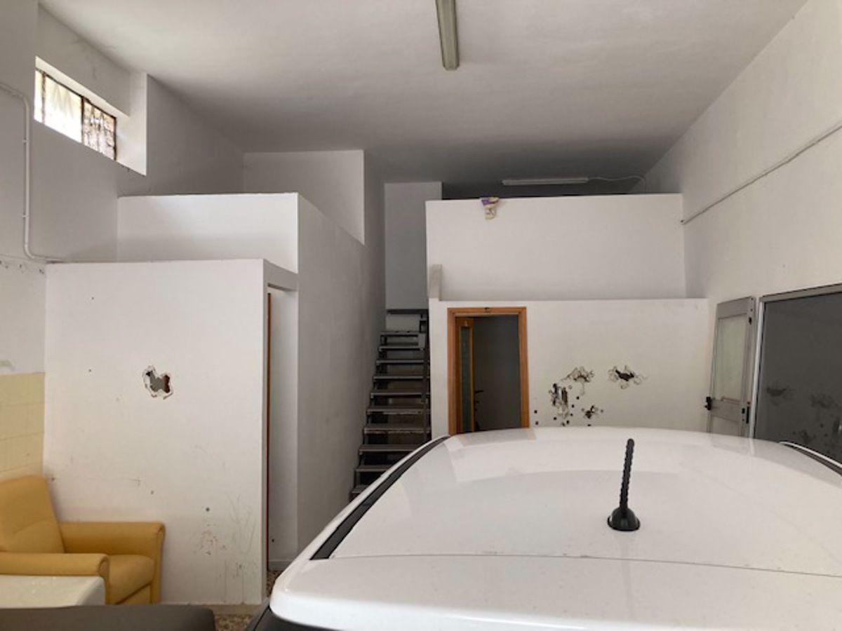 Box/Garage 65mq in vendita a Battipaglia