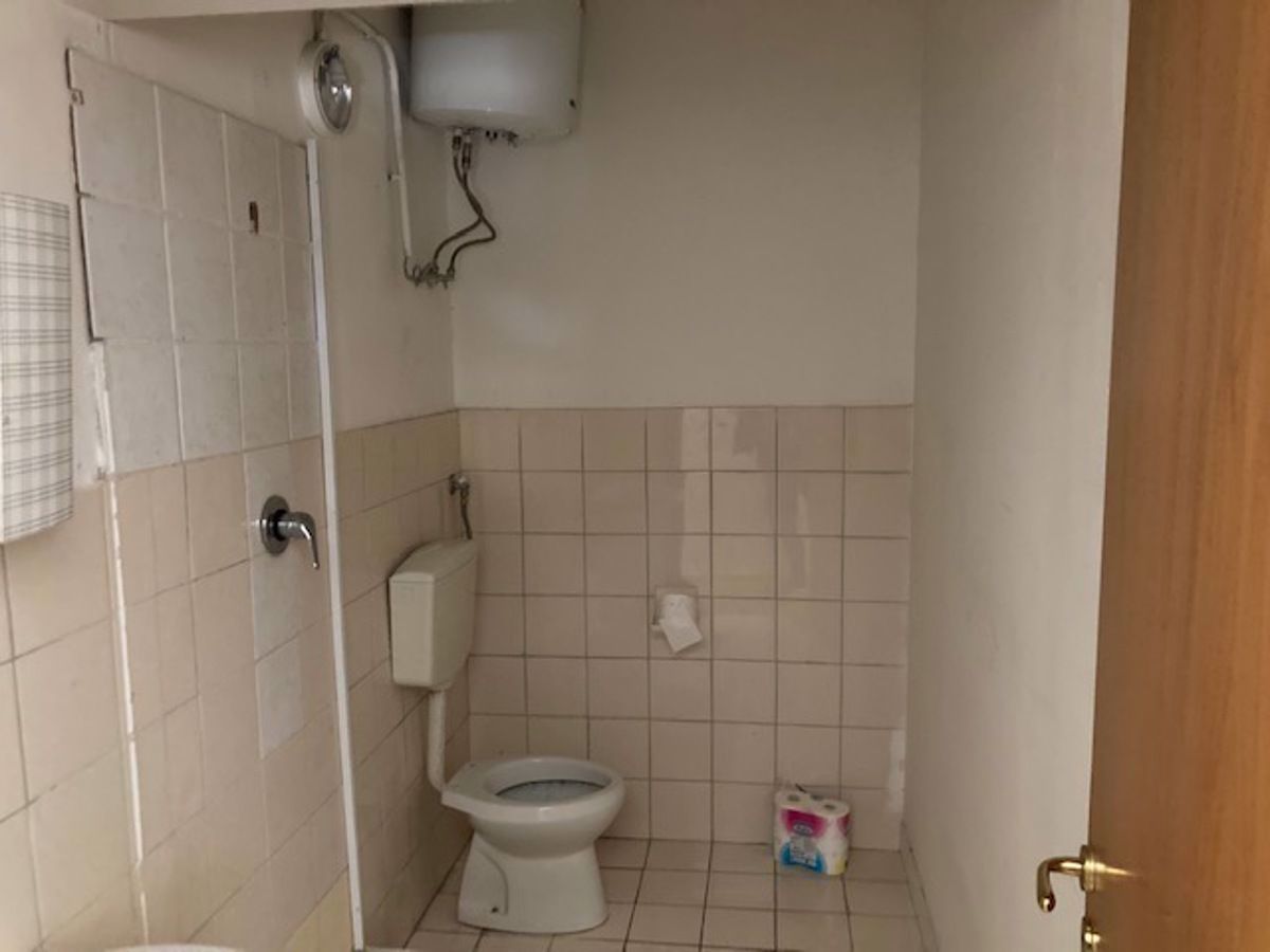 Box/Garage 65mq in vendita a Battipaglia