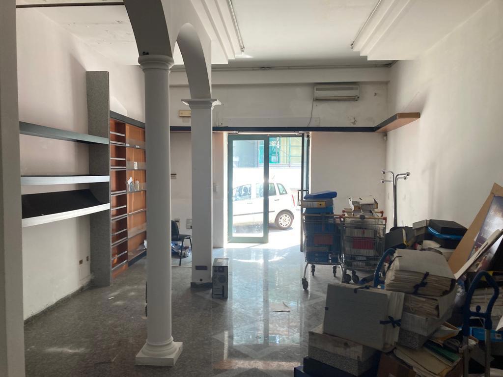 Negozio in affitto a Battipaglia