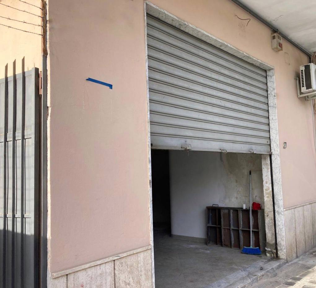 Box/Garage 50mq in vendita a Battipaglia