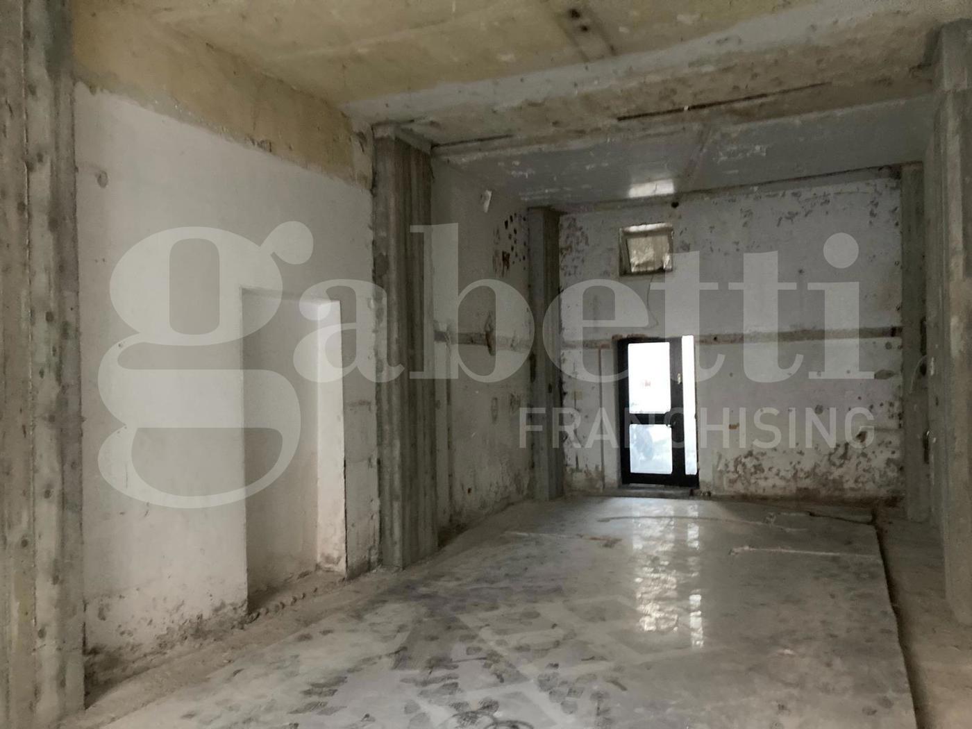 Negozio in affitto a Battipaglia