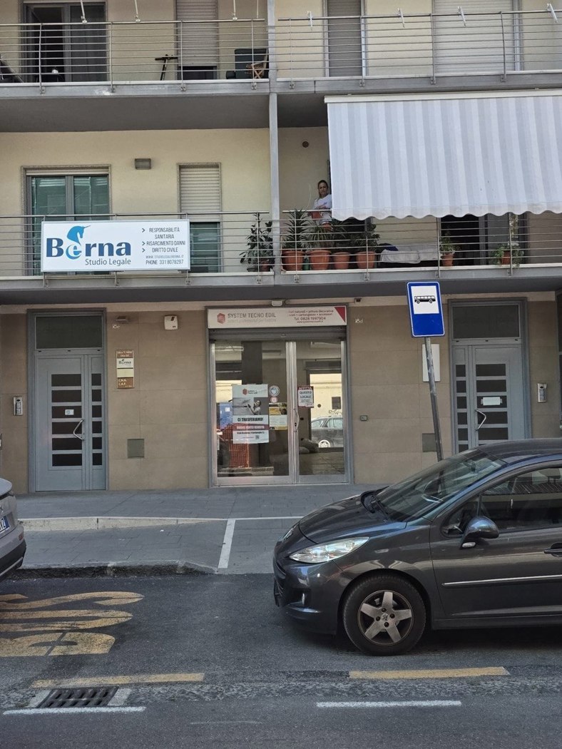 Negozio in affitto a Battipaglia