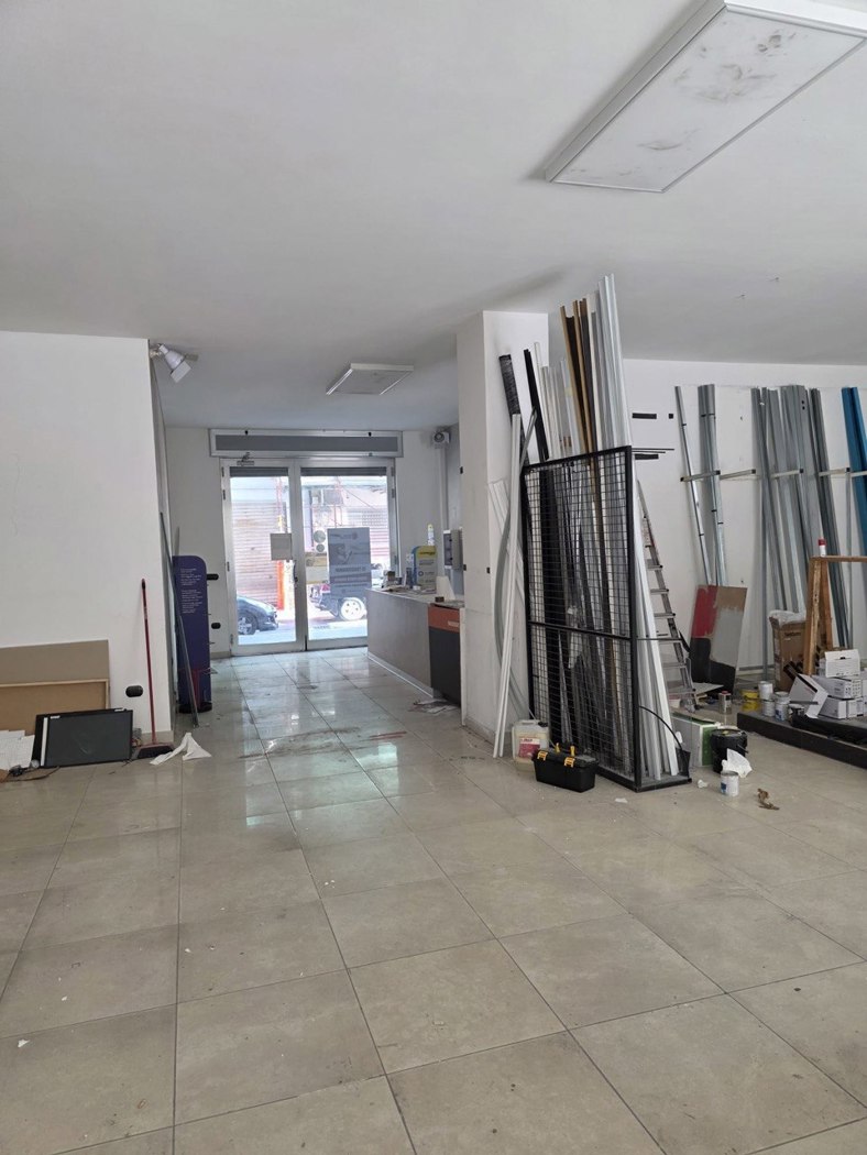 Negozio in affitto a Battipaglia
