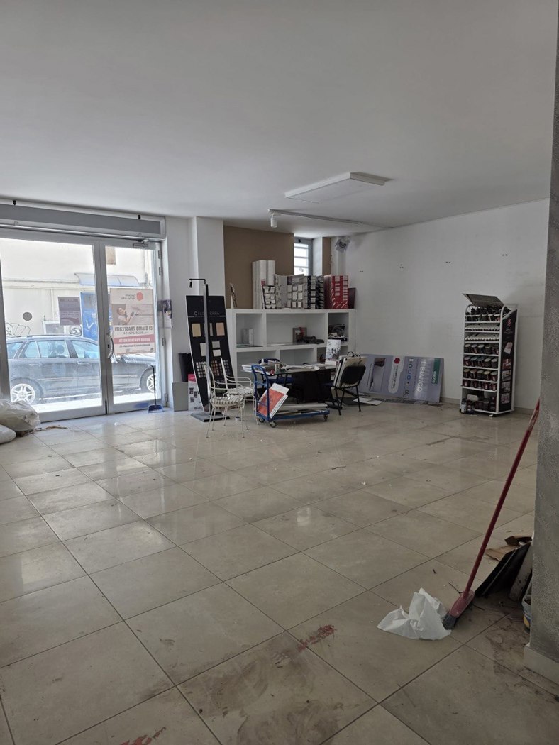 Negozio in affitto a Battipaglia