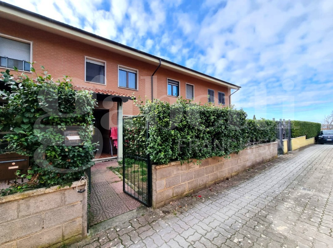 Appartamento in vendita a Poggio Mirteto