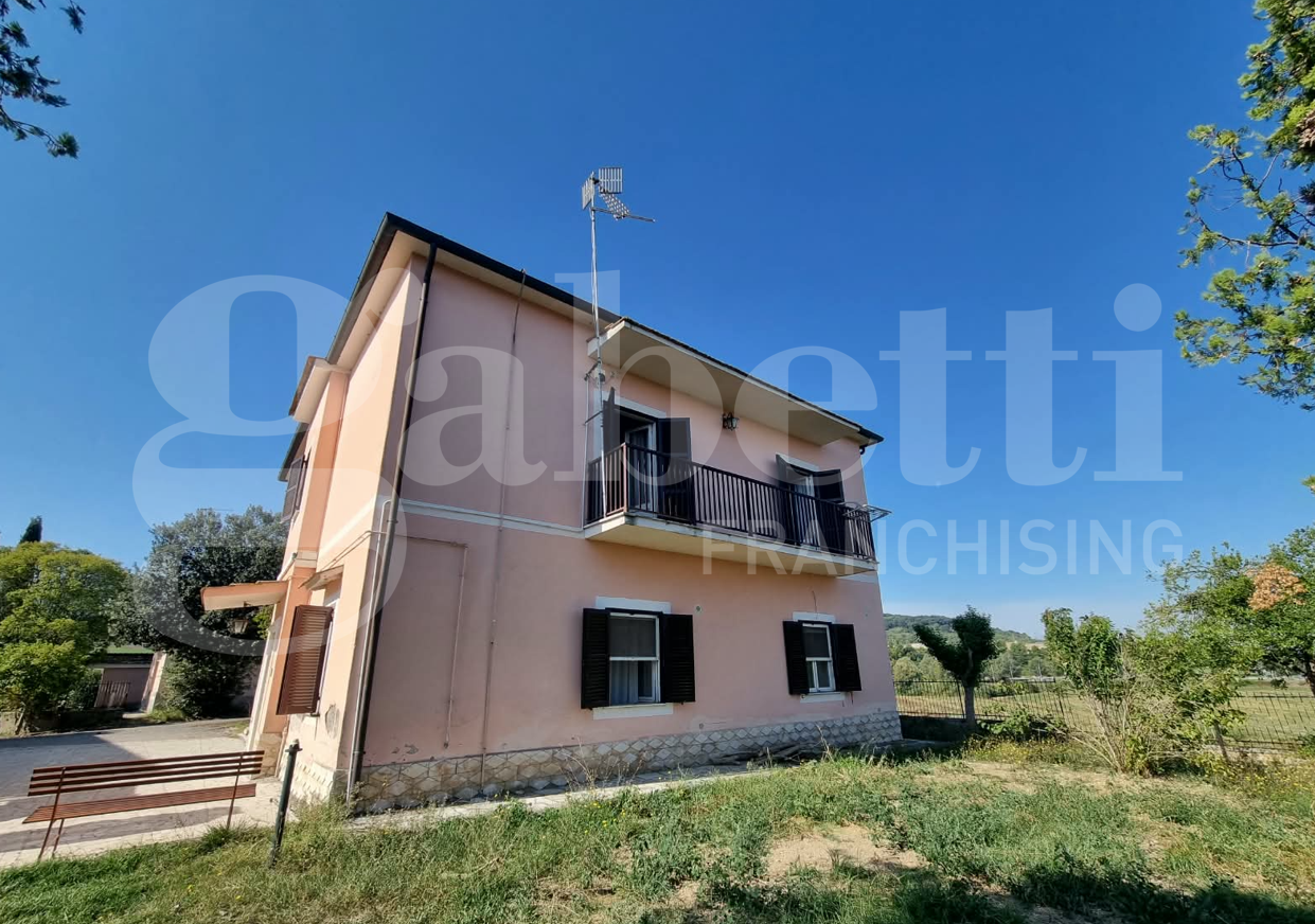 Casa indipendente in vendita a Sant'Oreste