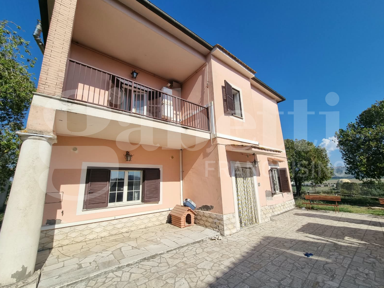 Casa indipendente in vendita a Sant'Oreste