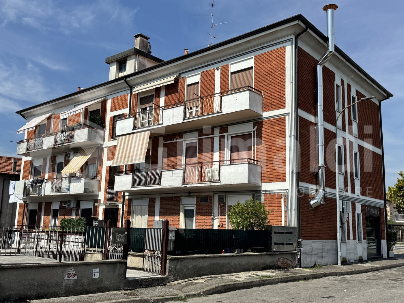 Trilocale con box a Pogliano Milanese