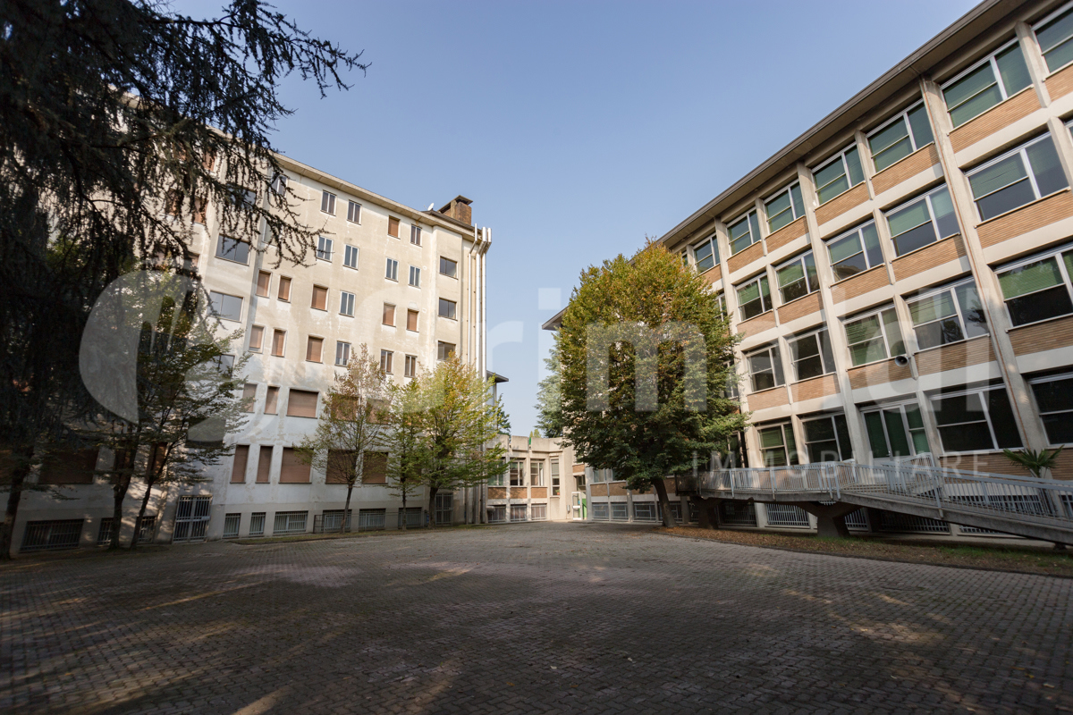 Stabile/Palazzo in vendita a Cinisello Balsamo