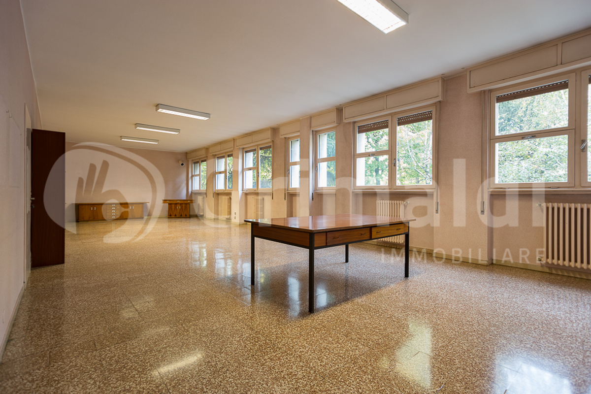 Stabile/Palazzo in vendita a Cinisello Balsamo