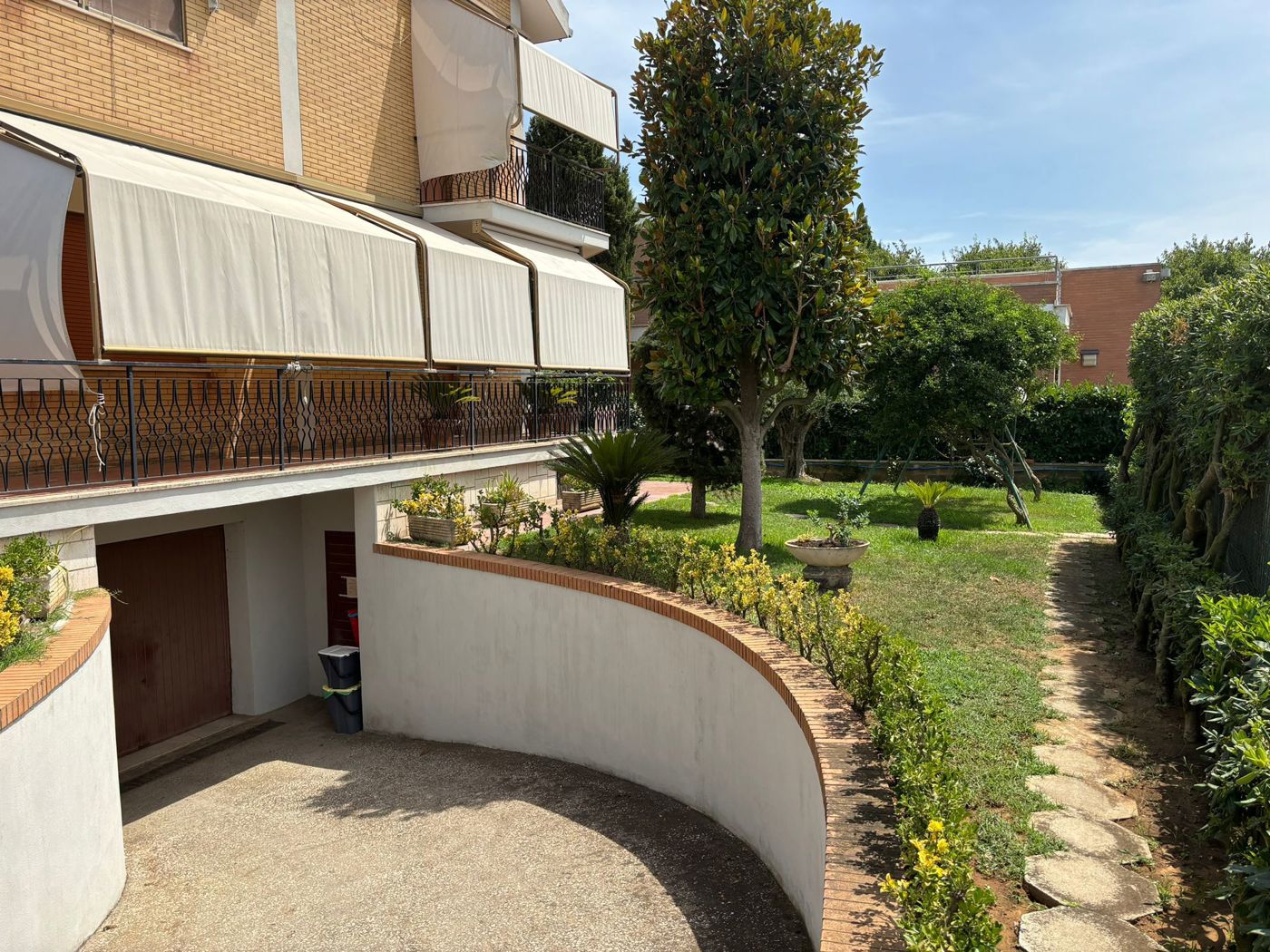 Villa con giardino a Nettuno