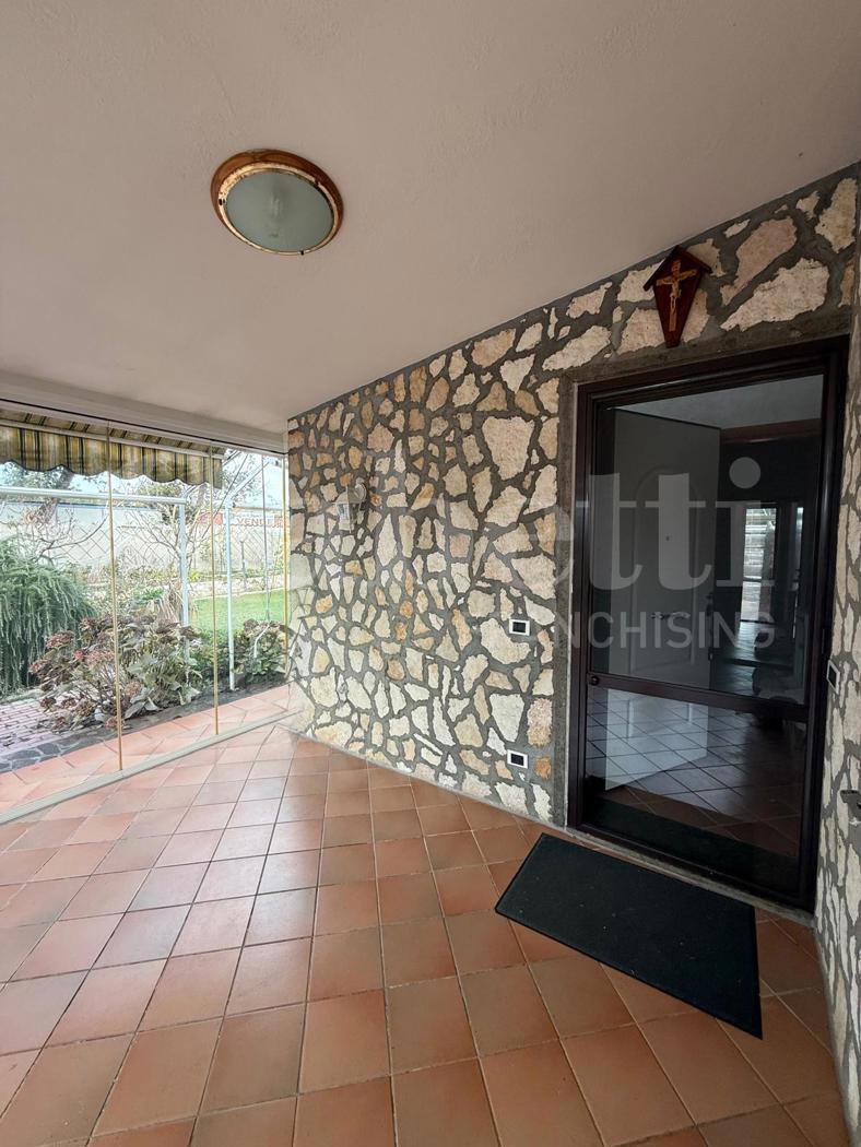 Villa con giardino a Nettuno