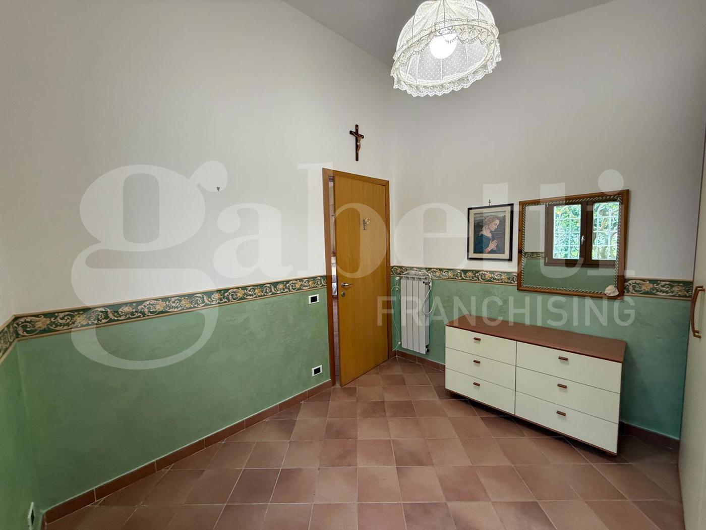 Villa con giardino a Nettuno