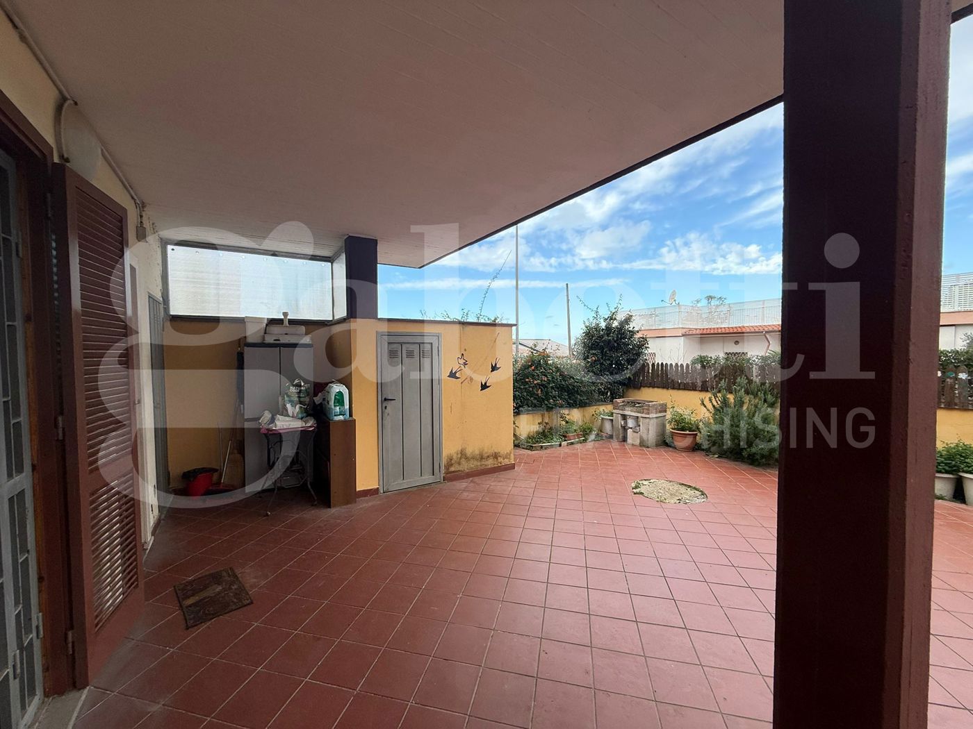 Trilocale con giardino a Anzio