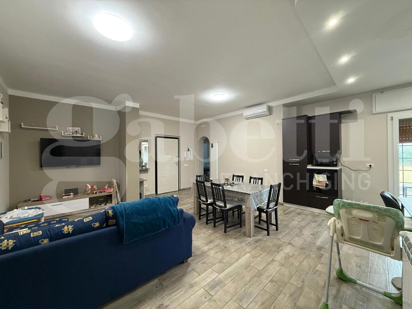 Trilocale con box a Anzio