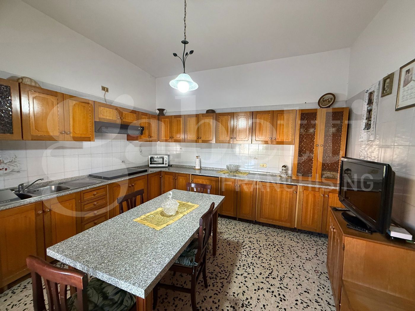 Villa con giardino a Nettuno