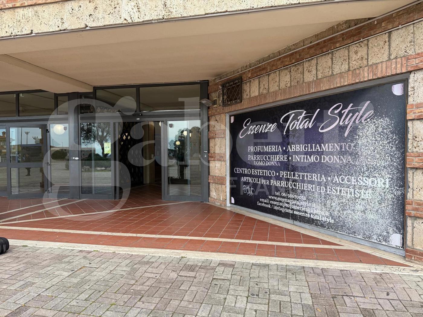 Negozio in vendita a Anzio