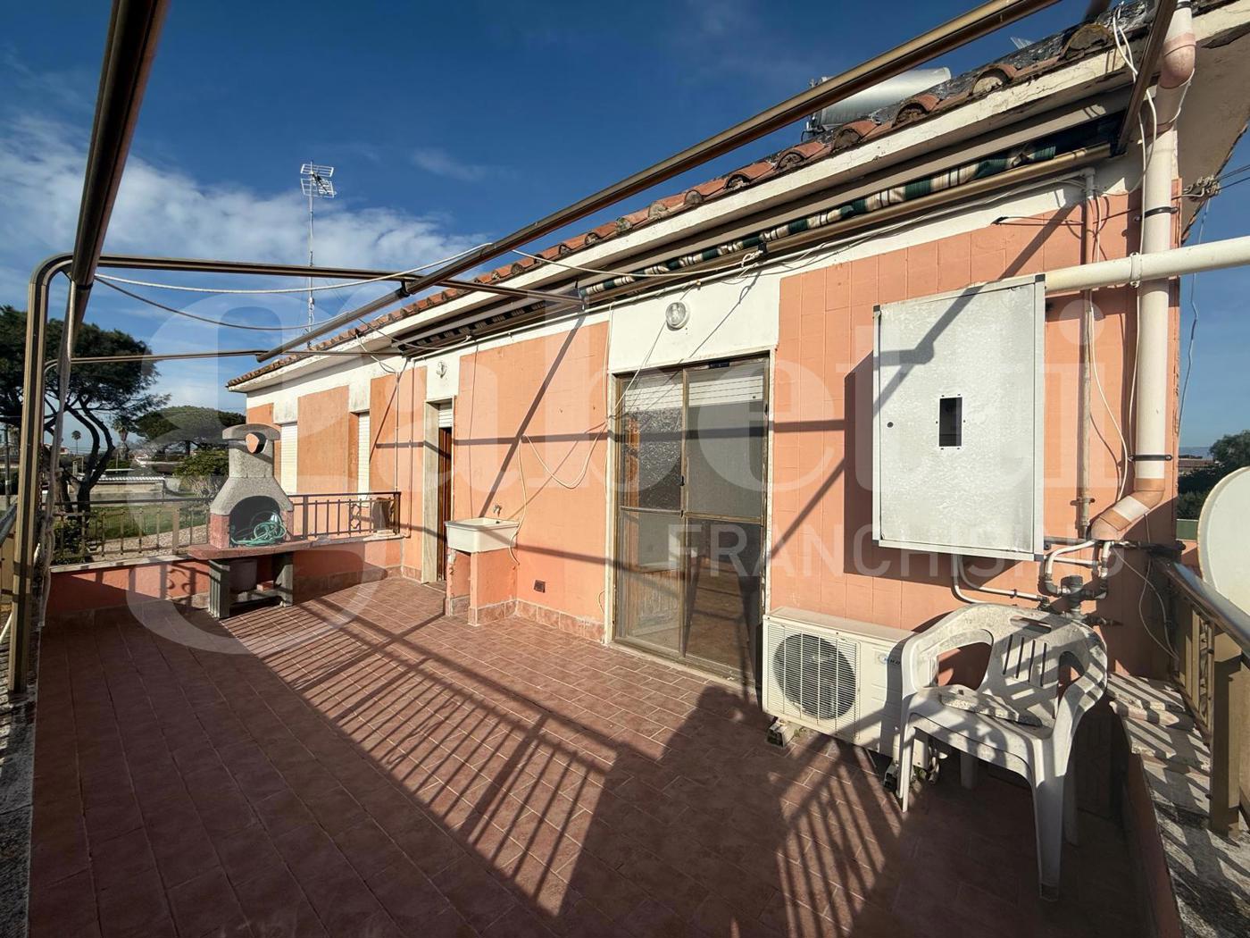 Quadrilocale con giardino a Nettuno