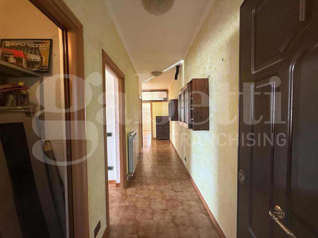 Quadrilocale con giardino a Nettuno