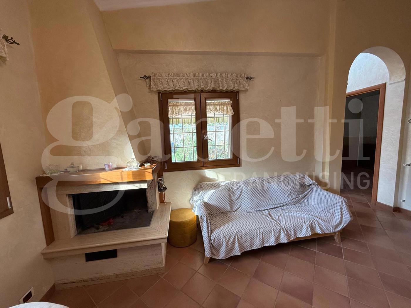 Villa con giardino a Nettuno